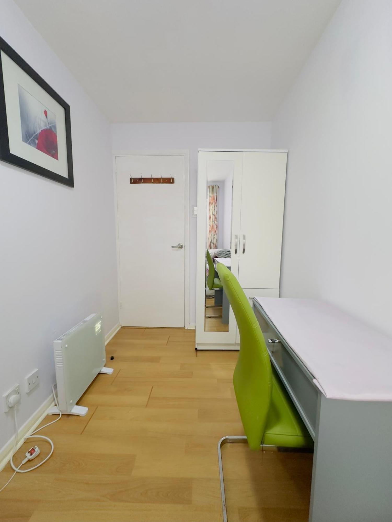 Sweet Home In Heart Of Barking Barking  Buitenkant foto